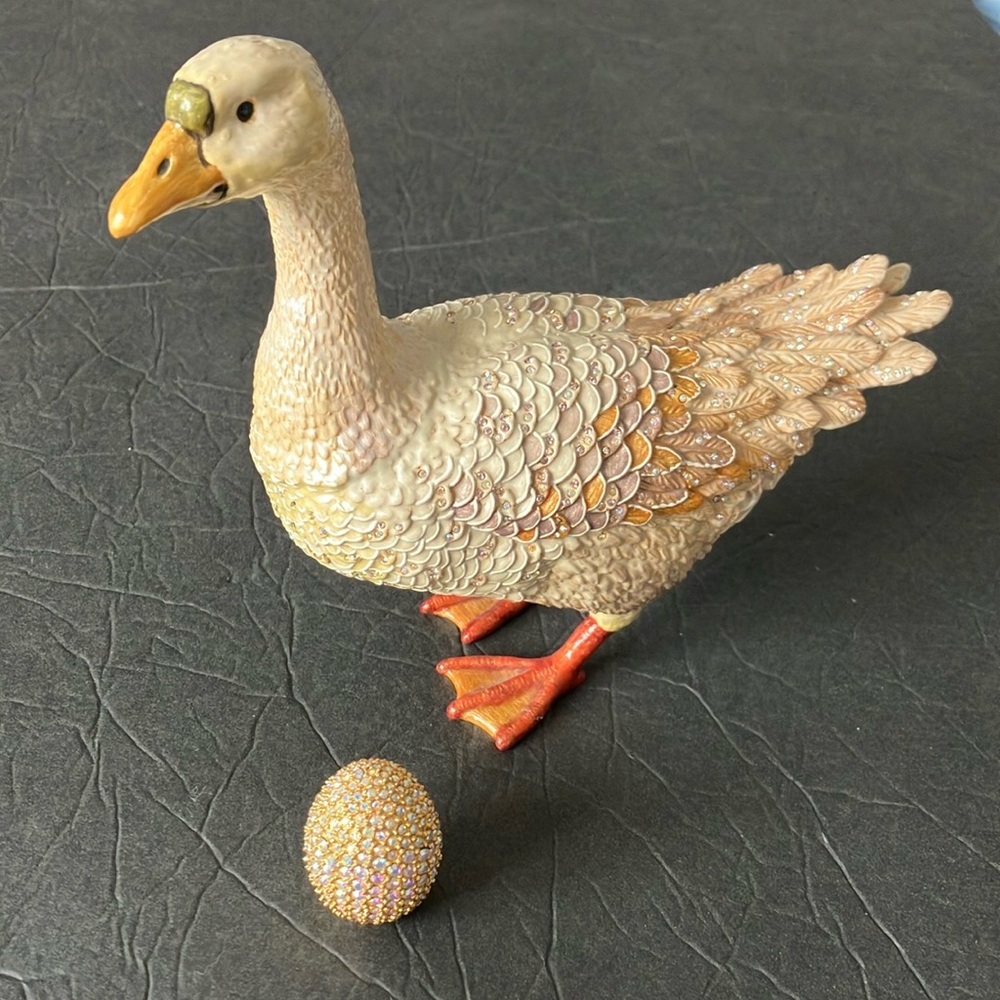 Jay Strongwater Goose that laid the golden egg